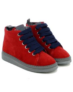 Sneaker in camoscio rosso con lacci blu