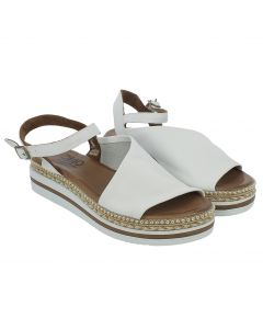 Sandalo in pelle bianca con suola decorata